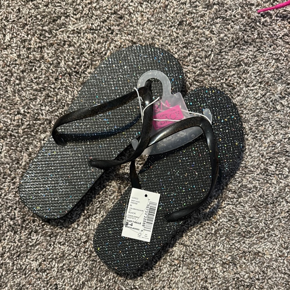 5/$25 Girls 3/4 Stylish Black Glitter Flip Flops